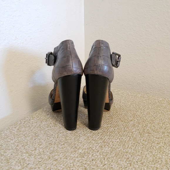 Coach Maze Gray Embossed Leather Sandals - Picture 2 of 6